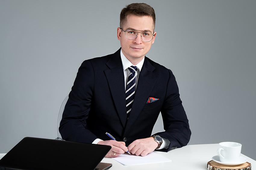 Fotografia-wizerunkowa-dla-adwokata-w-Łodzi Fotografia-wizerunkowa-dla-adwokata-w-Łodzi